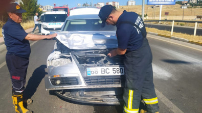 Siirt'te Kaza Yapan İki Araç Alev Aldı! Sürücüler Canlarını Zor Kurtardı