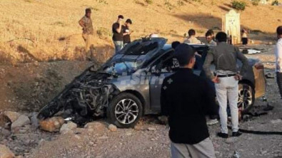 Siirt'te Kontrolden Çıkan Otomobil Koyun Sürüsüne Daldı: 2 Kadın Yaralandı