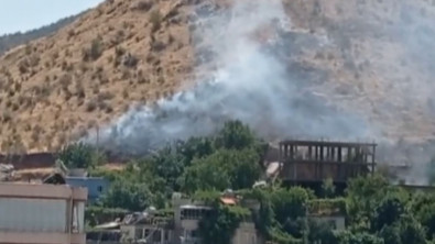 Siirt'te Köyde Çıkan Yangın Korkuttu!