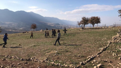Siirt'te Köyde Yaşayan Çocukların Devlet Yetkililerinden Talebi Var