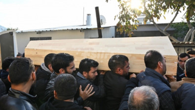 Siirt'te maden ocağındaki göçükte yaşamını yitiren mühendisin cenazesi İzmir'de toprağa verildi