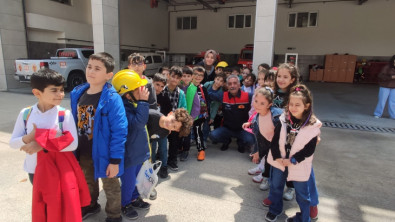 Siirt'te Minik Öğrenciler İtfaiyecilerden Eğitim Aldı