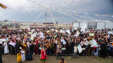 Siirt'te Newroz Kutlamalarından Sonra Yürüyüşe Geçen Kitle Hükümet İstifa Sloganları Attı!