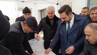 Siirt'te TOKİ Anahtar Teslim Töreninde Şaibe İddiasını Belediye Başkan Adayı Ekrem Olğaç Giderdi