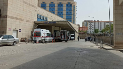 Siirt'te Trafik Kazası: 1'i Çocuk 2 Yaralı 