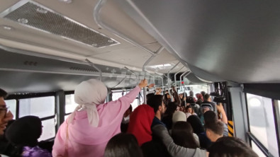 Siirt'te Üniversiteye Giden Toplu Taşıma Araçları Tıklım Tıklım Dolu!