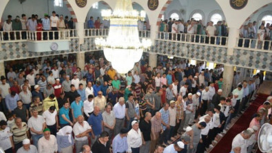 Siirt'te ve İlçelerinde Ramazan Bayramı Namazı Saat Kaçta Kılınacak?