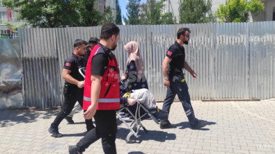 Siirt'te Yaşlı ve Hasta Seçmenler Ambulanslarla Oy Kullanmaya Götürüldü!