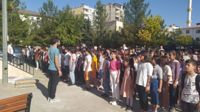 Siirt'te Yeni Eğitim ve Öğretim Yılının İlk Zili Çaldı! 89 Bin 880 Öğrenci Ders Başı Yaptı