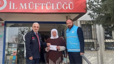 Siirtli yaşlı kadın kefen parasını depremzedeler için bağışladı