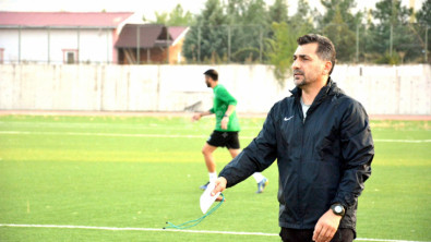 Siirtspor Teknik Direktörü Kalafatoğlu'ndan Takımımıza Küfreden Rakip Hocalara: 'Kötü Söz Sahibine Aittir'