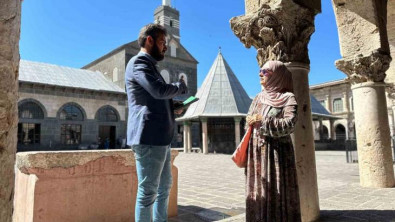 Ukrayna'dan tur rehberi olarak geldiği Diyarbakır'da Müslüman oldu
