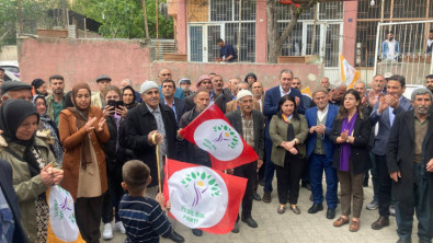 Yeşil Sol Parti Şirvan'da Seçim Bürosunu Halaylarla Açtı!