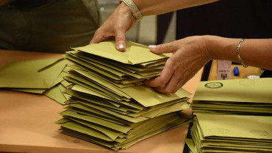 YSK 'oy kullanma saatleri' ile 'seçime katılacak parti sayısını' açıkladı